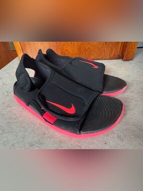 nike sandals.  size 10 toddler.  black. pink. girls.